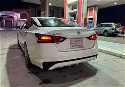 نيسان ألتيما